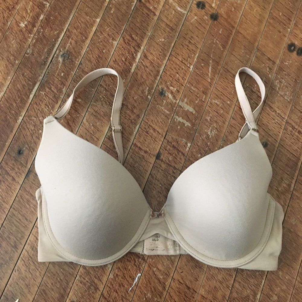 Soma nude 32DD Bra